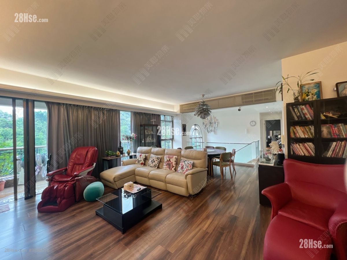 The Great Hill Sell 4 Bedrooms 2,197 ft²