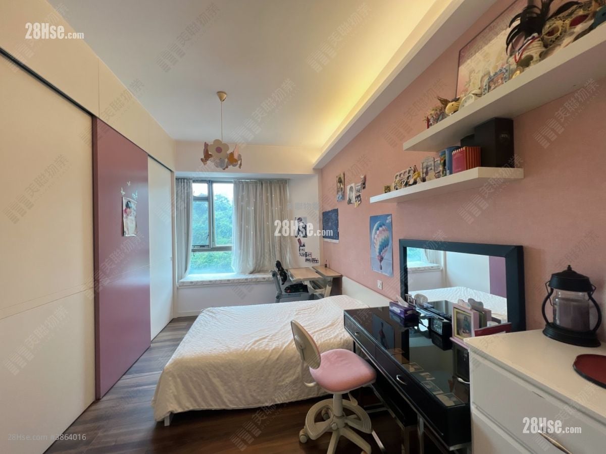 The Great Hill Sell 4 Bedrooms 2,197 ft²