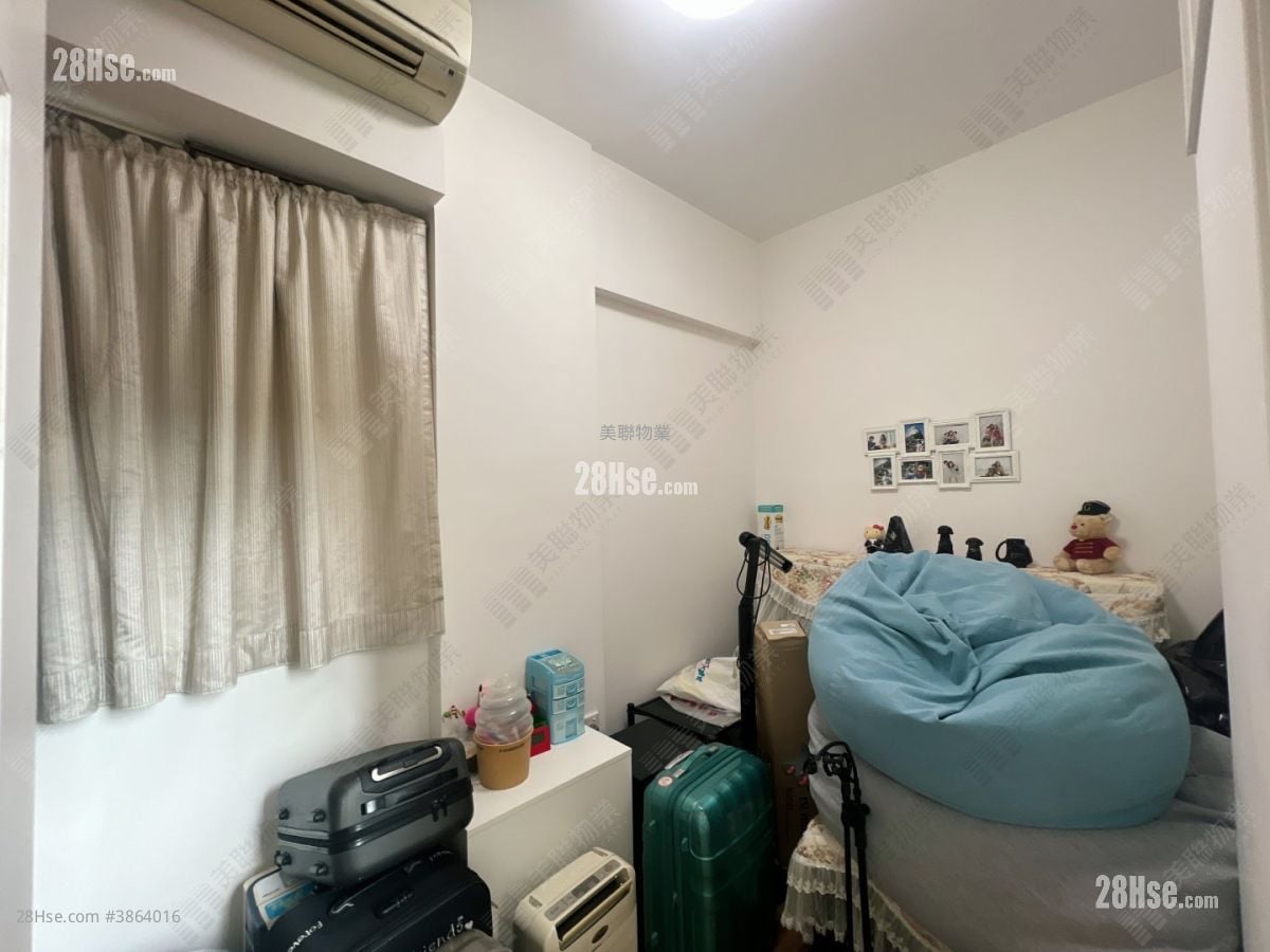 The Great Hill Sell 4 Bedrooms 2,197 ft²