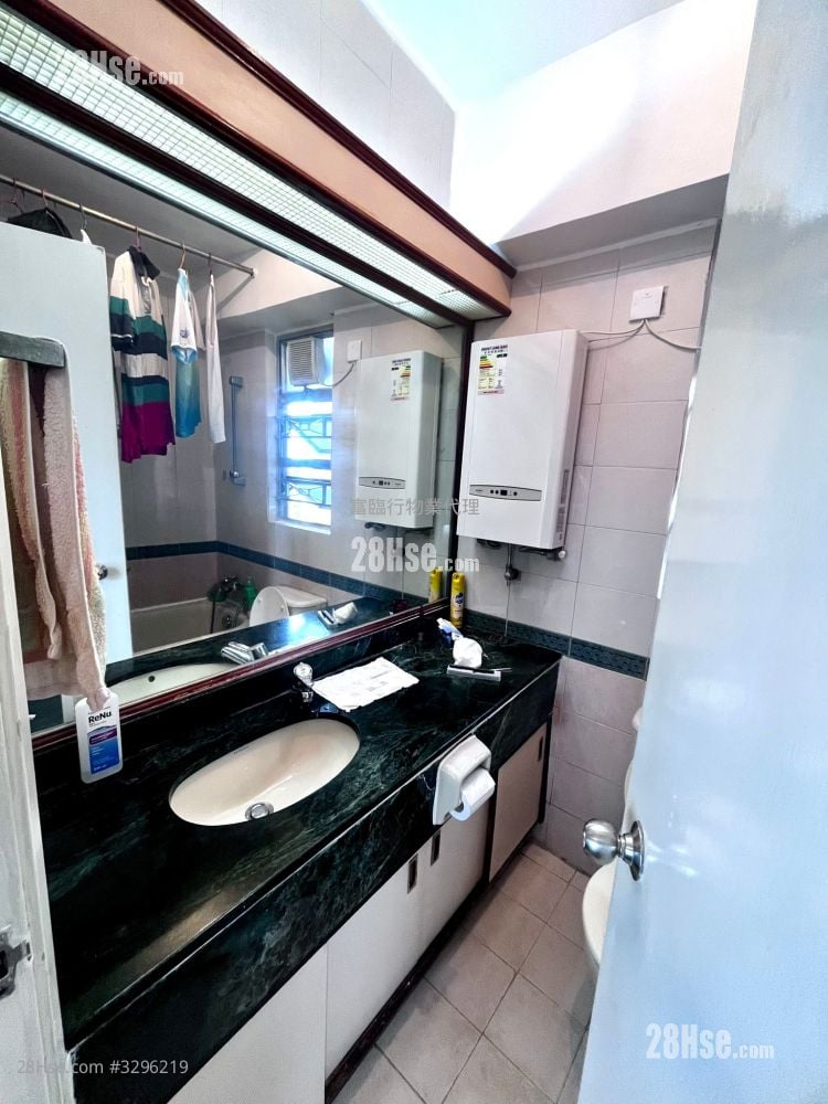 Marina Habitat Sell 2 Bedrooms , 2 Bathrooms 527 ft²
