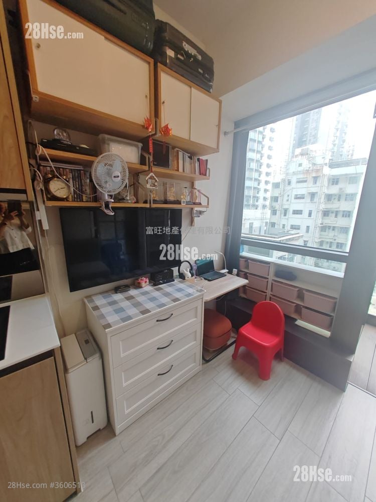 Seven Victory Avenue Rental Studio , 1 Bathroom 181 ft²