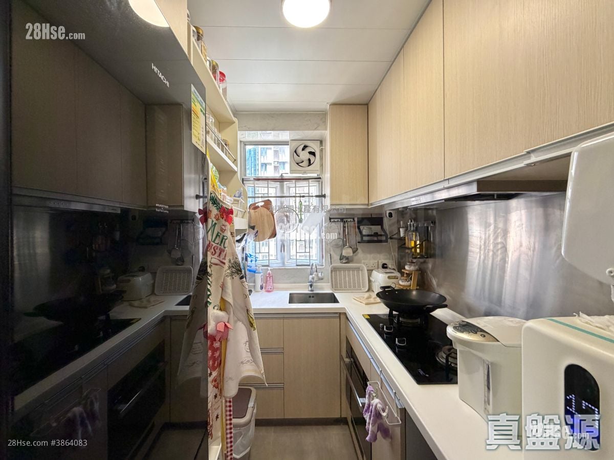 Bauhinia Garden Sell 2 Bedrooms 484 ft²
