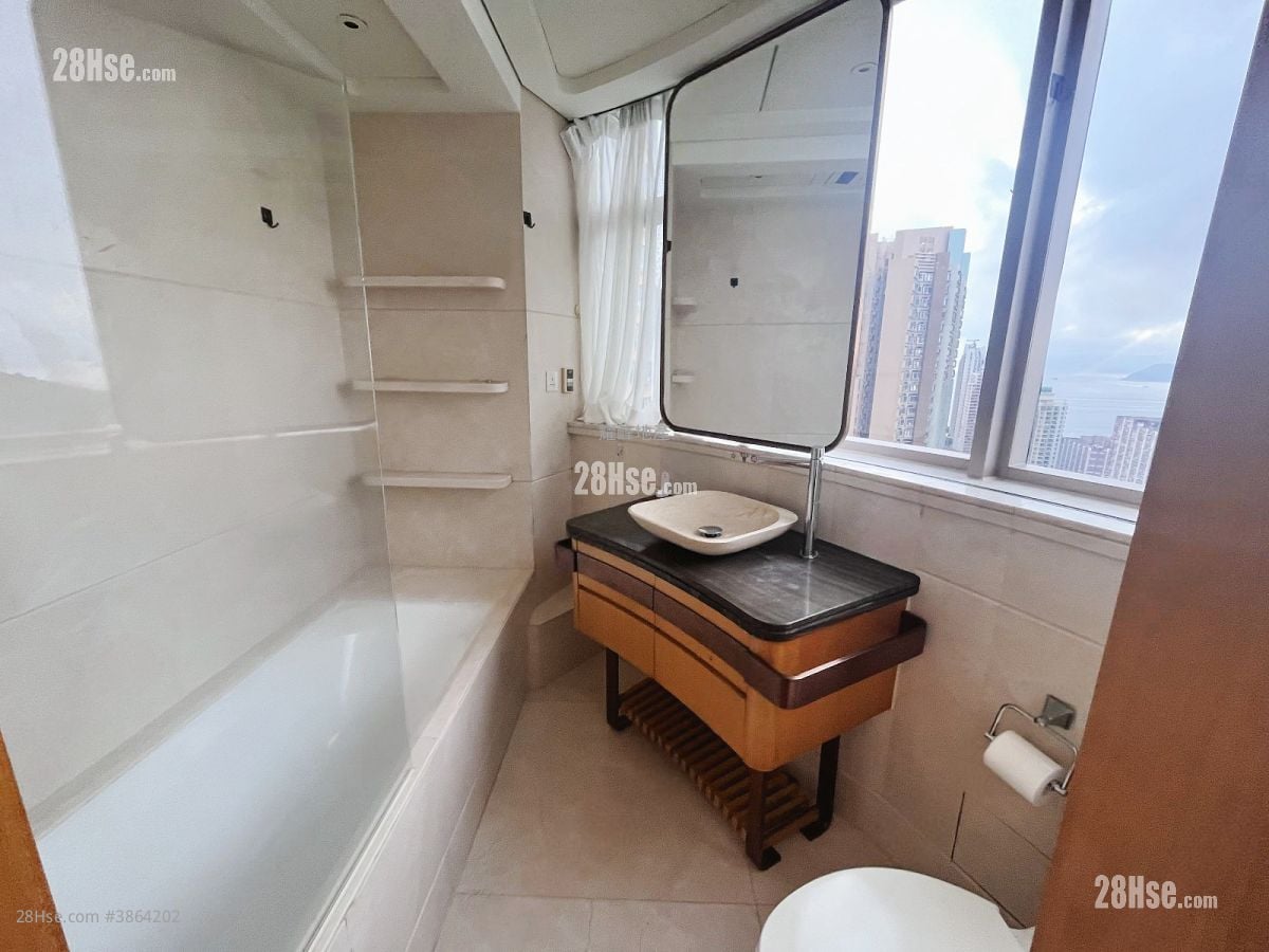 Cadogan Rental 3 Bedrooms , 2 Bathrooms 916 ft²