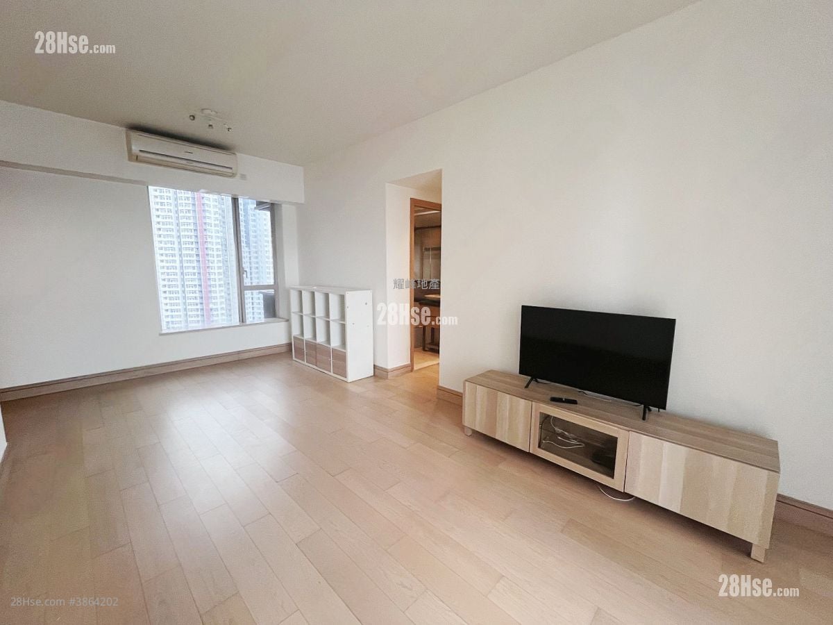 Cadogan Rental 3 Bedrooms , 2 Bathrooms 916 ft²