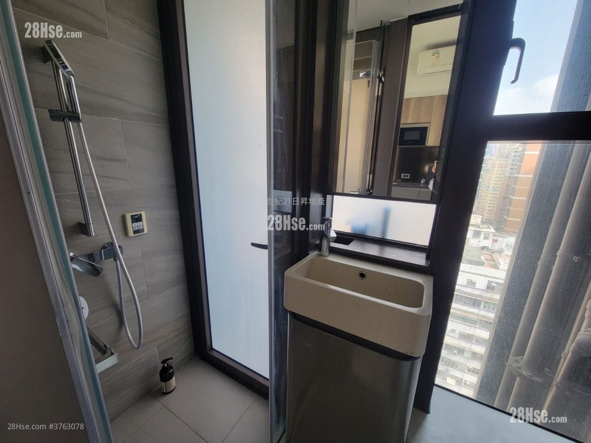 One Prestige Sell Studio , 1 Bathroom 193 ft²