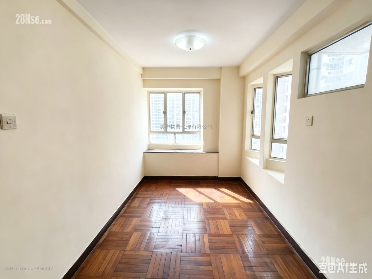 Lucky Plaza Sell 2 Bedrooms , 1 Bathroom 443 ft²