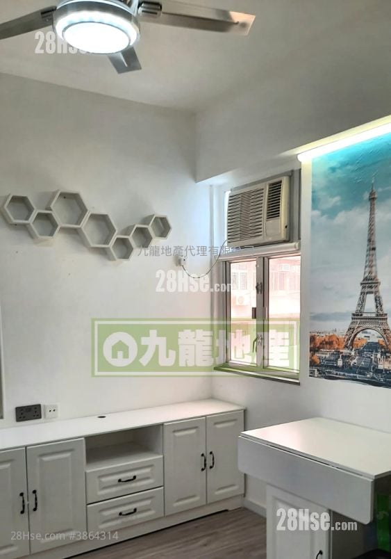 Sun Wah House Sell 2 Bedrooms , 1 Bathroom 294 ft²