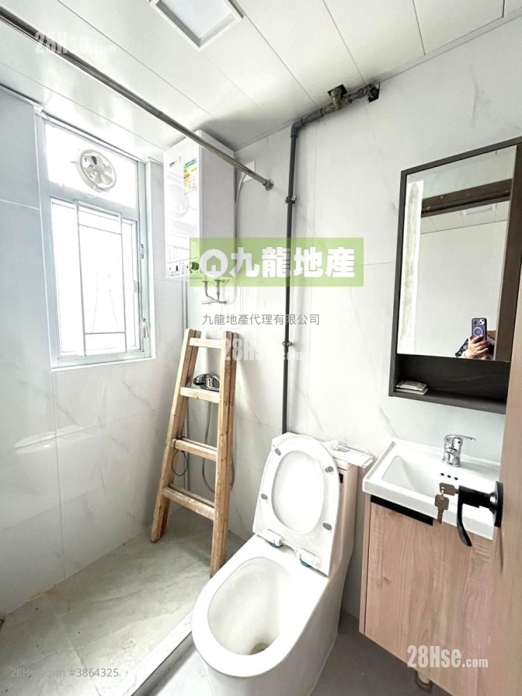 Lee Tat Building Sell 2 Bedrooms , 1 Bathroom 327 ft²