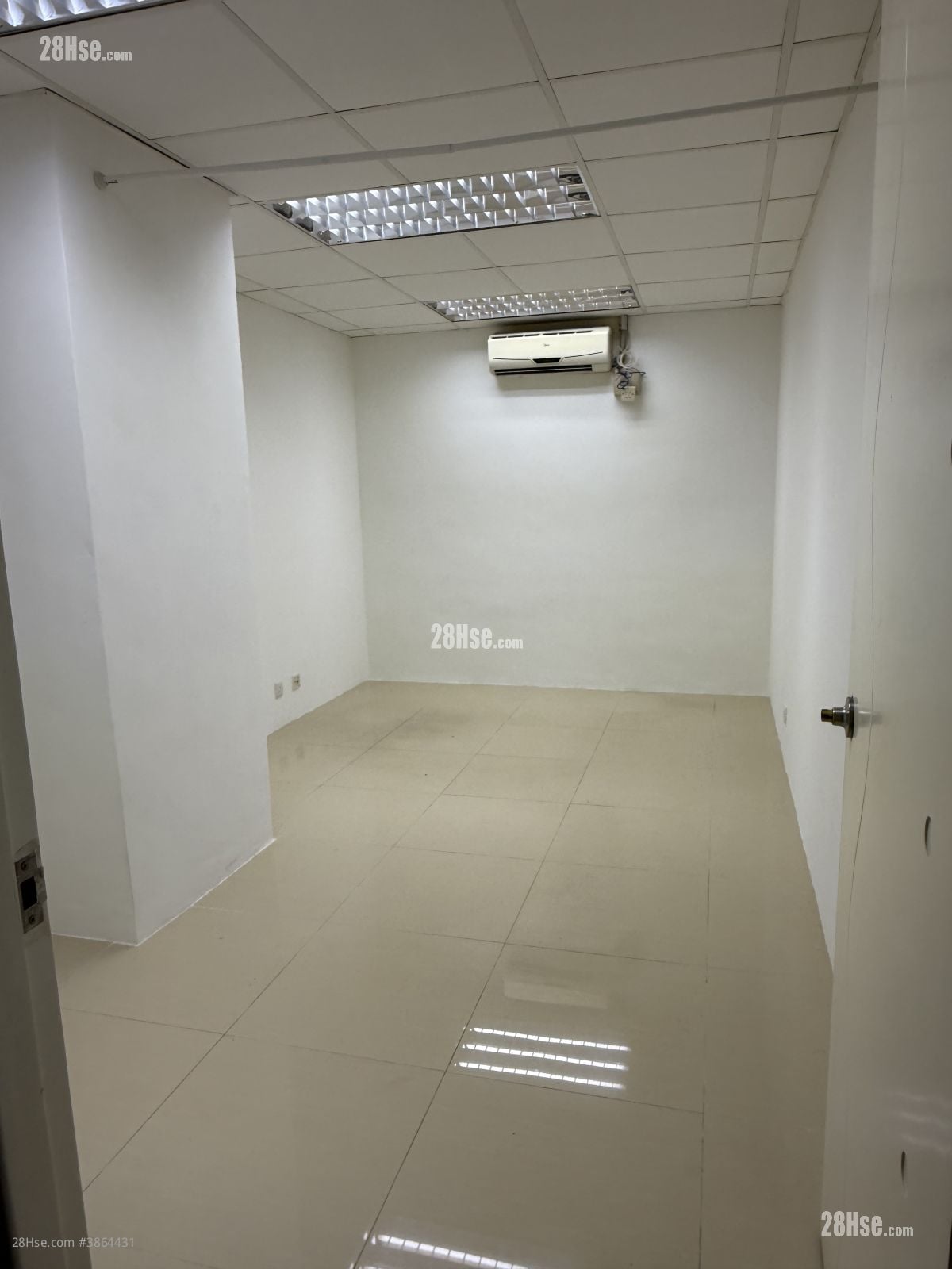 Wah Mow Factory Bldg, 5-7 Ng Fong St. San Po Kong Rental 190 ft²