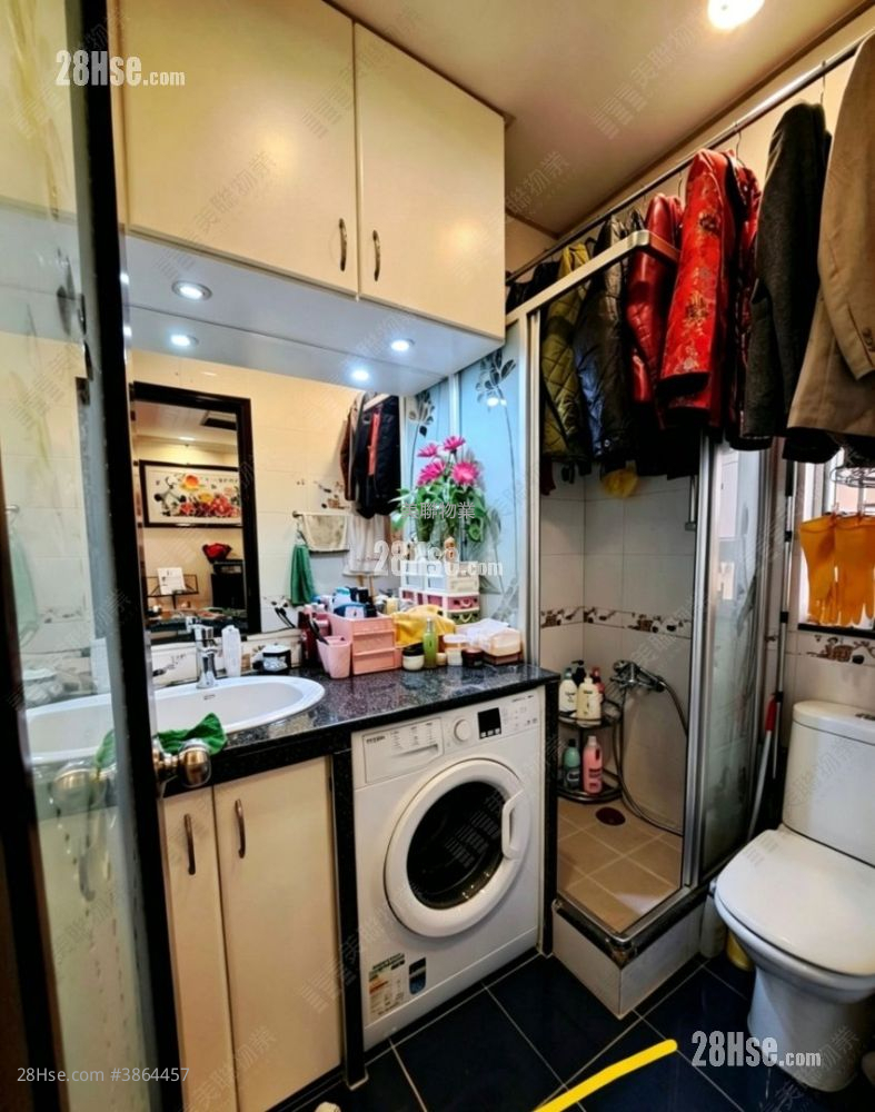East Asia Gardens Sell 2 Bedrooms , 1 Bathroom 452 ft²