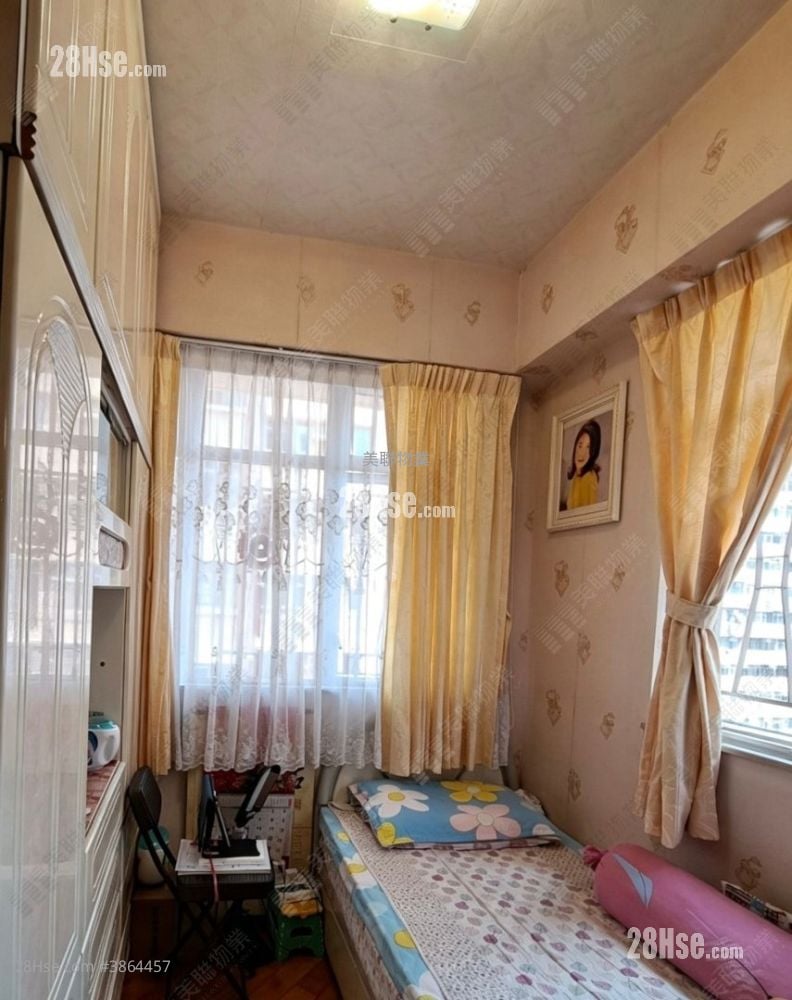 East Asia Gardens Sell 2 Bedrooms , 1 Bathroom 452 ft²