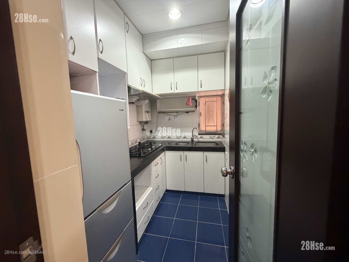 East Asia Gardens Sell 2 Bedrooms , 1 Bathroom 452 ft²
