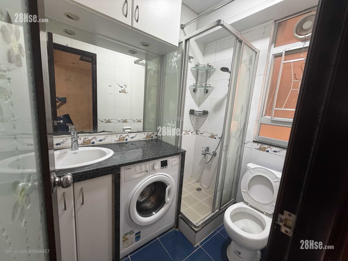 East Asia Gardens Sell 2 Bedrooms , 1 Bathroom 452 ft²