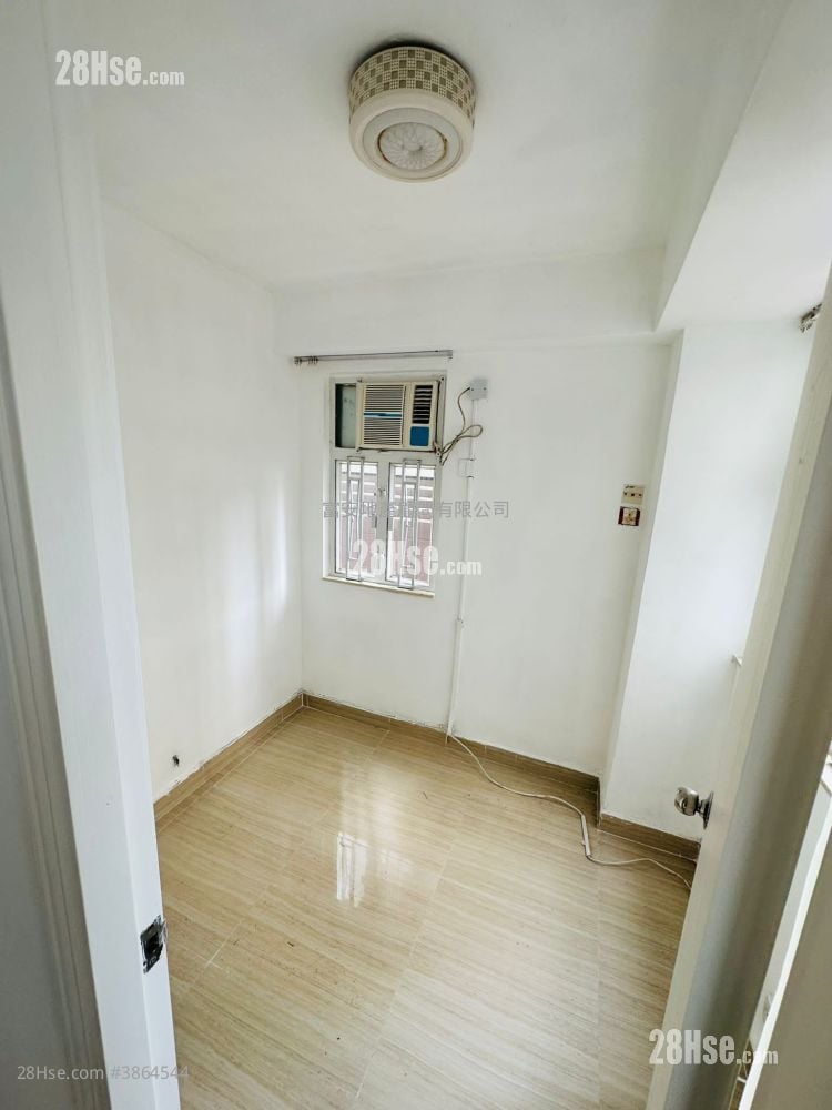 Ming Fai Building Sell 2 Bedrooms , 1 Bathroom 229 ft²