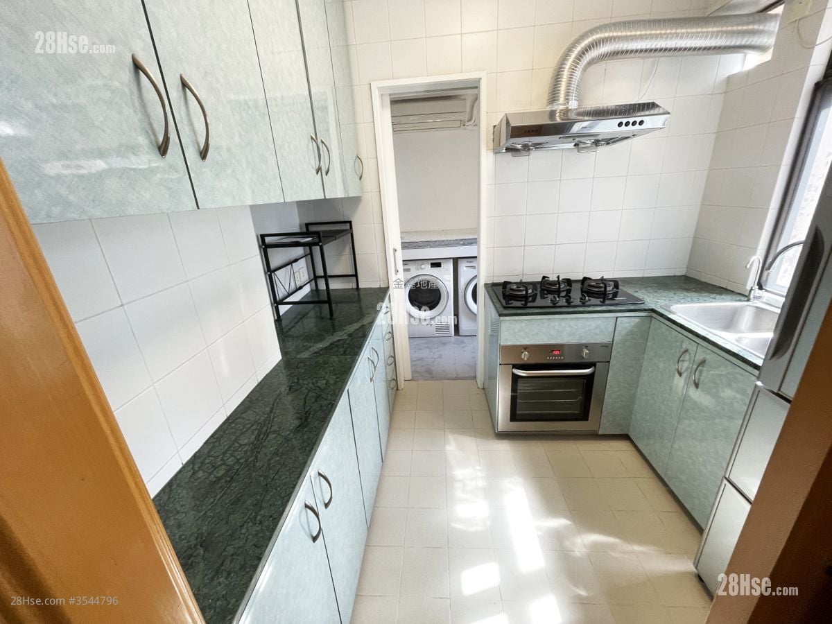 San Francisco Towers Rental 3 Bedrooms , 2 Bathrooms 909 ft²