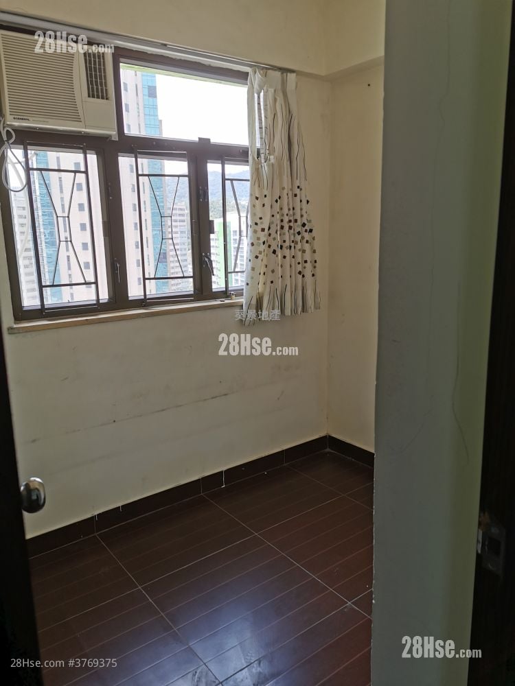 Kwai King Building Rental 3 Bedrooms , 1 Bathroom 366 ft²