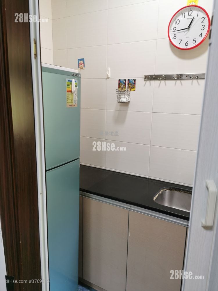 Kwai King Building Rental 3 Bedrooms , 1 Bathroom 366 ft²