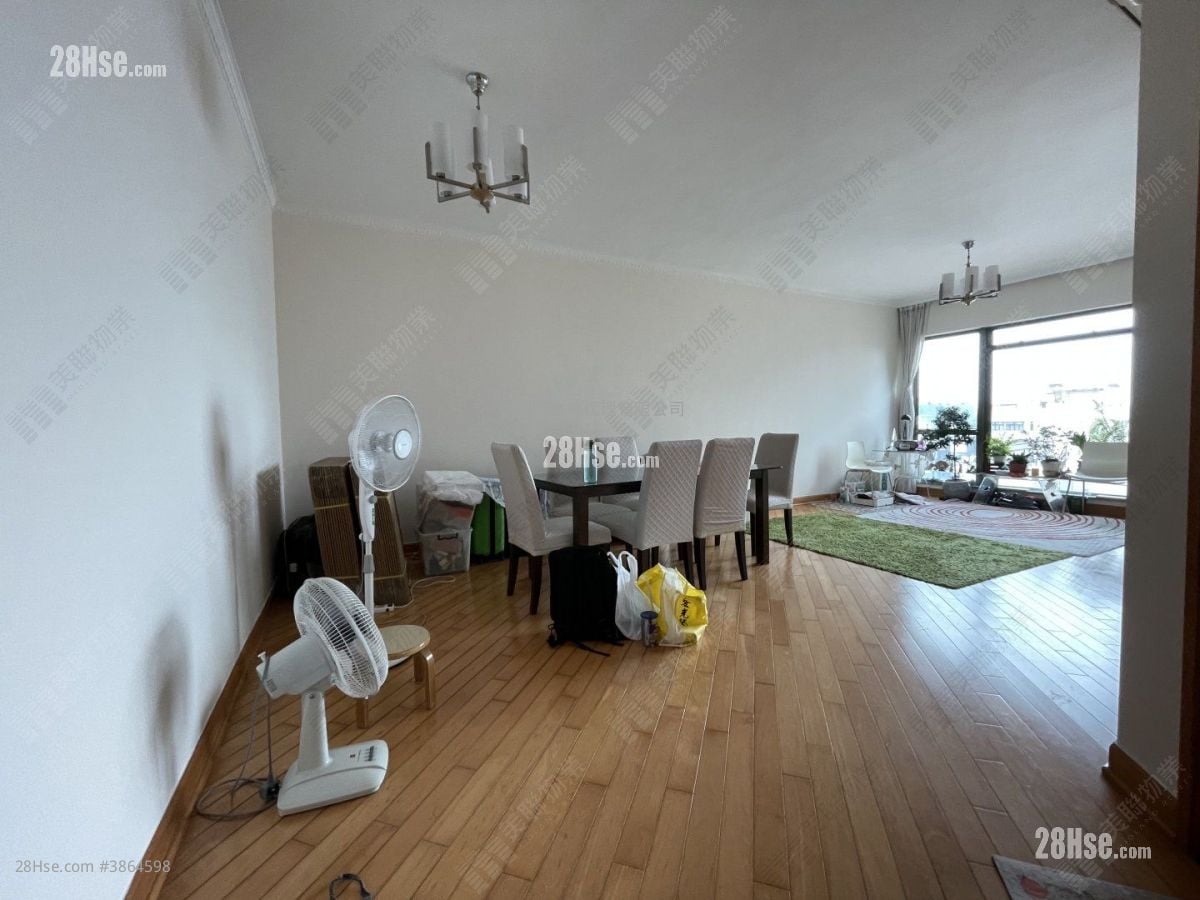 The Belcher's Sell 4 Bedrooms , 2 Bathrooms 1,263 ft²