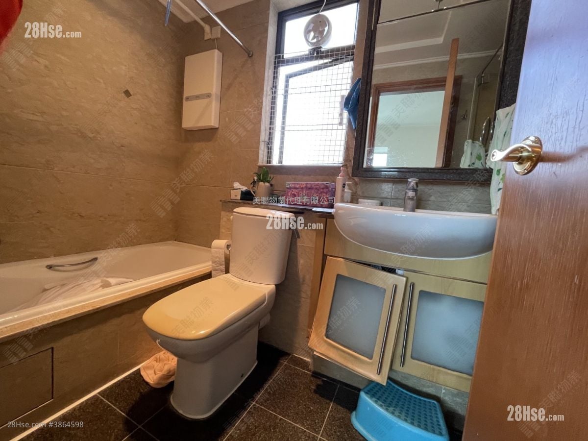 The Belcher's Sell 4 Bedrooms , 2 Bathrooms 1,263 ft²