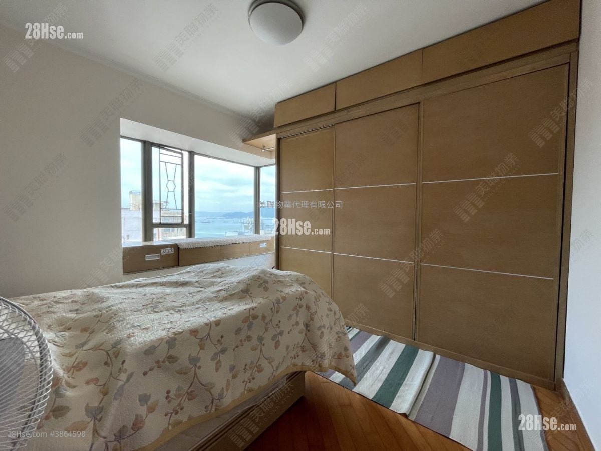 The Belcher's Sell 4 Bedrooms , 2 Bathrooms 1,263 ft²