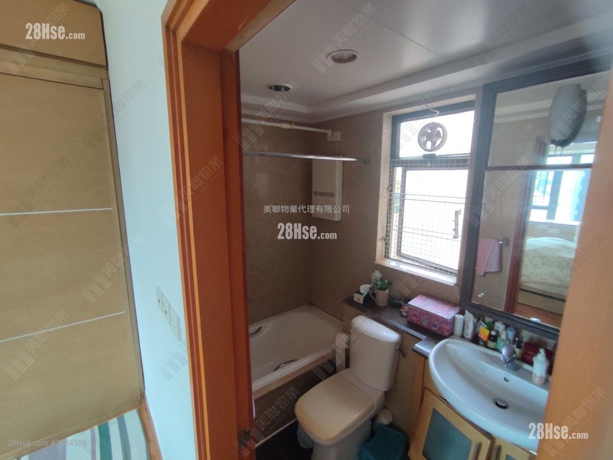 The Belcher's Sell 4 Bedrooms , 2 Bathrooms 1,263 ft²