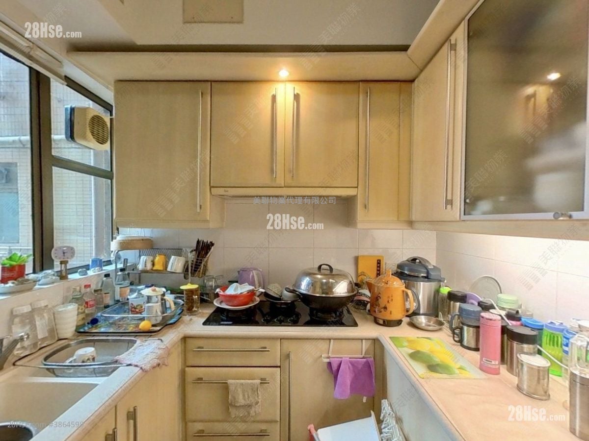 The Belcher's Sell 4 Bedrooms , 2 Bathrooms 1,263 ft²