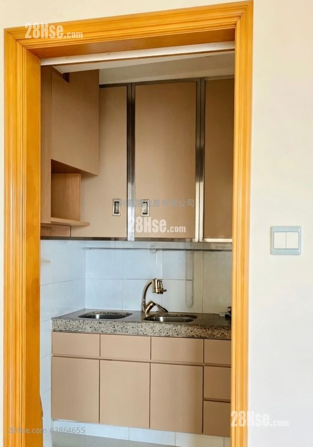Man Lai Court Rental 622 ft²