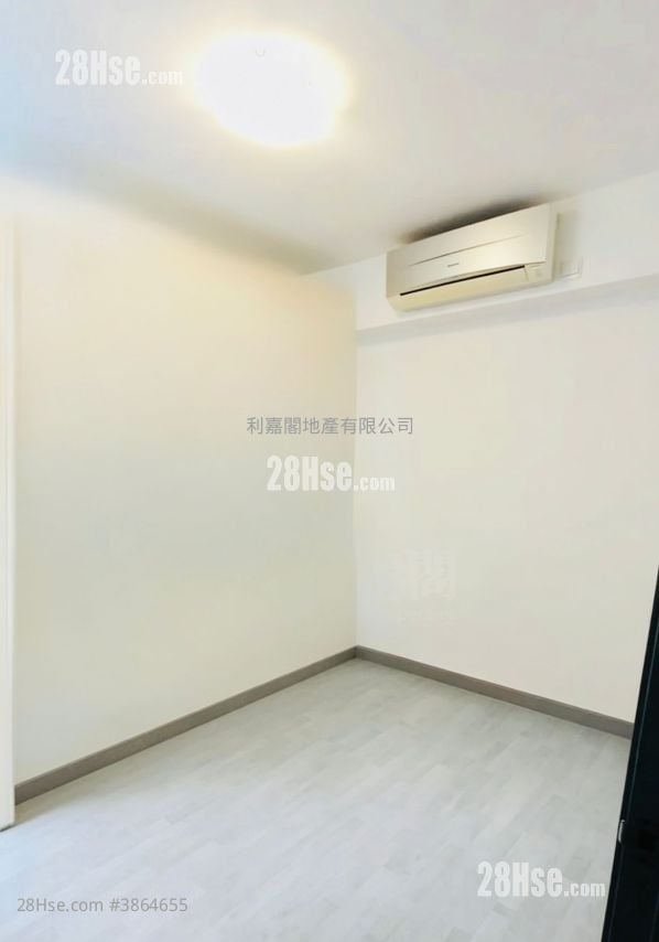 Man Lai Court Rental 622 ft²