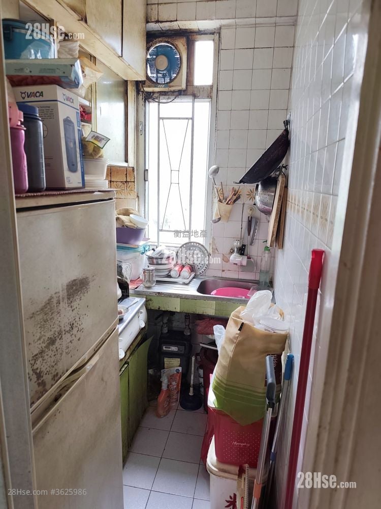 华堂大厦 售盘 2 房 , 1 浴室 267 平方尺
