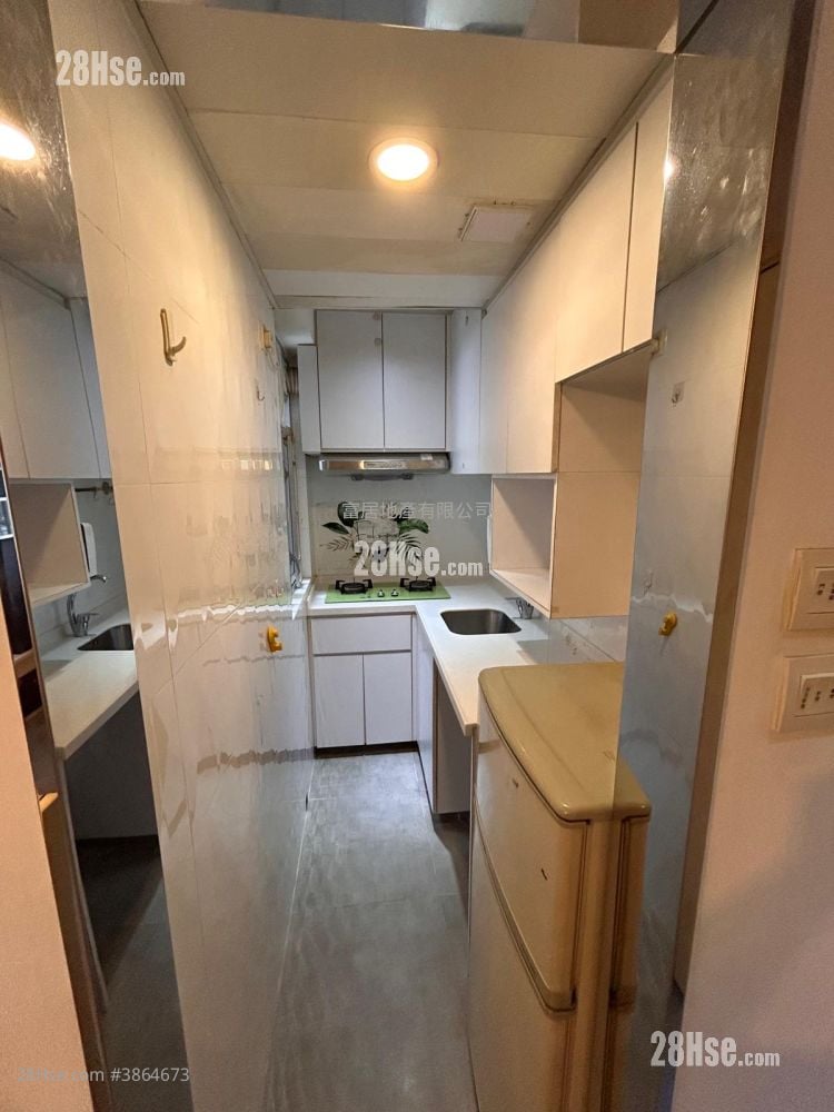 Merlin Centre Rental 2 Bedrooms , 1 Bathroom 280 ft²