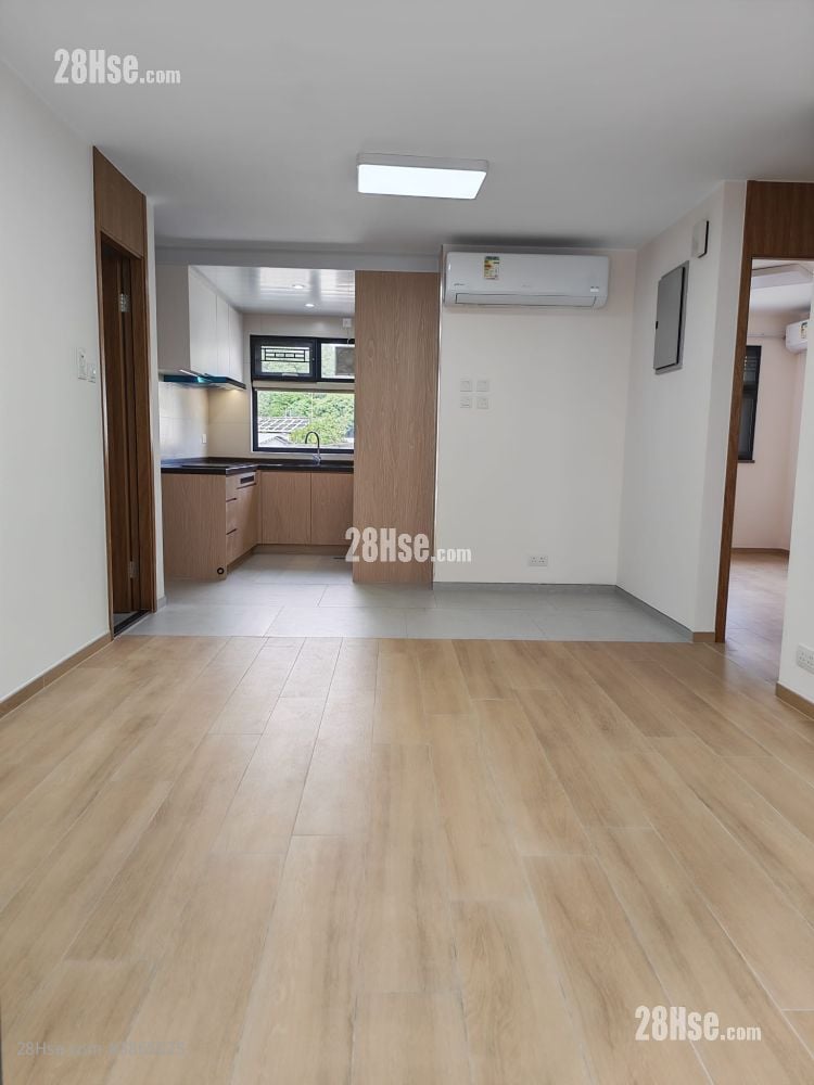 living room: Shek Wu Wai, San Tin Rental 3 Bedrooms , 2 Bathrooms 700 ft²