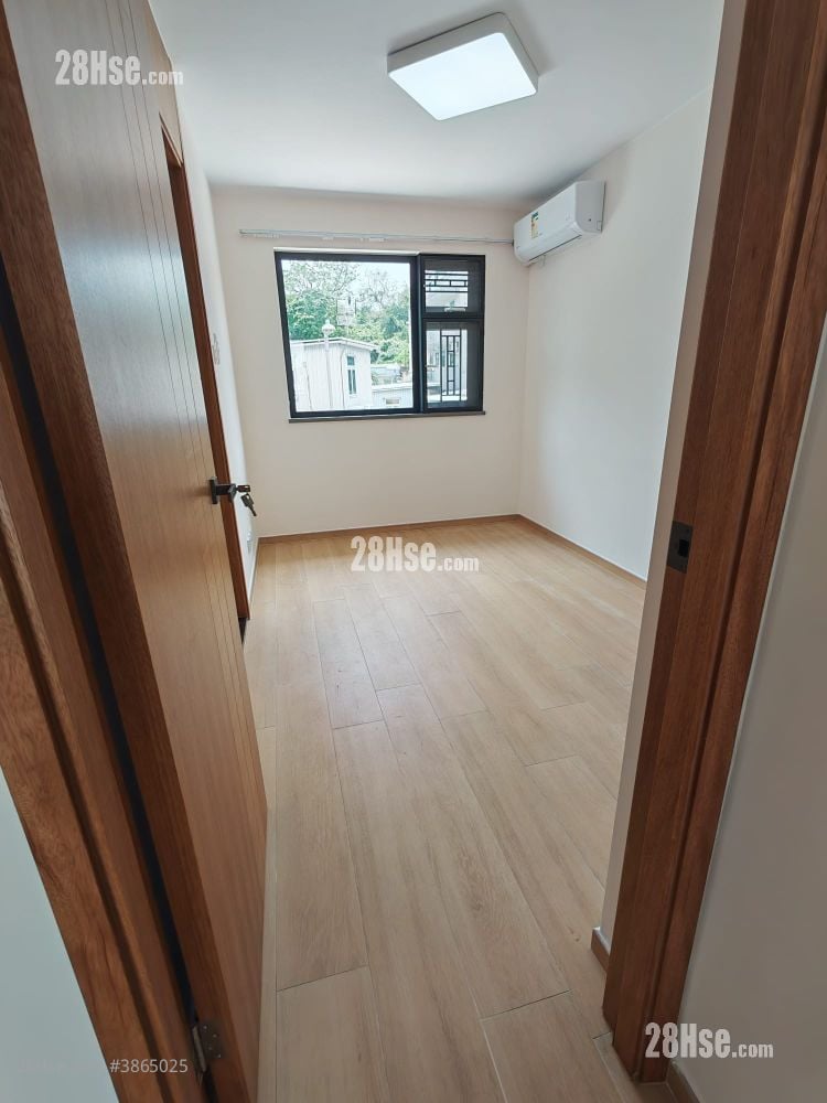 master room: Shek Wu Wai, San Tin Rental 3 Bedrooms , 2 Bathrooms 700 ft²