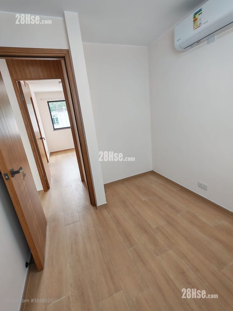 bedroom 1: Shek Wu Wai, San Tin Rental 3 Bedrooms , 2 Bathrooms 700 ft²