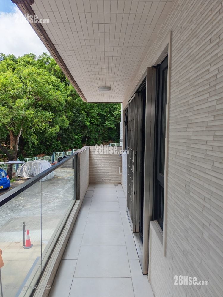 balcony: Shek Wu Wai, San Tin Rental 3 Bedrooms , 2 Bathrooms 700 ft²
