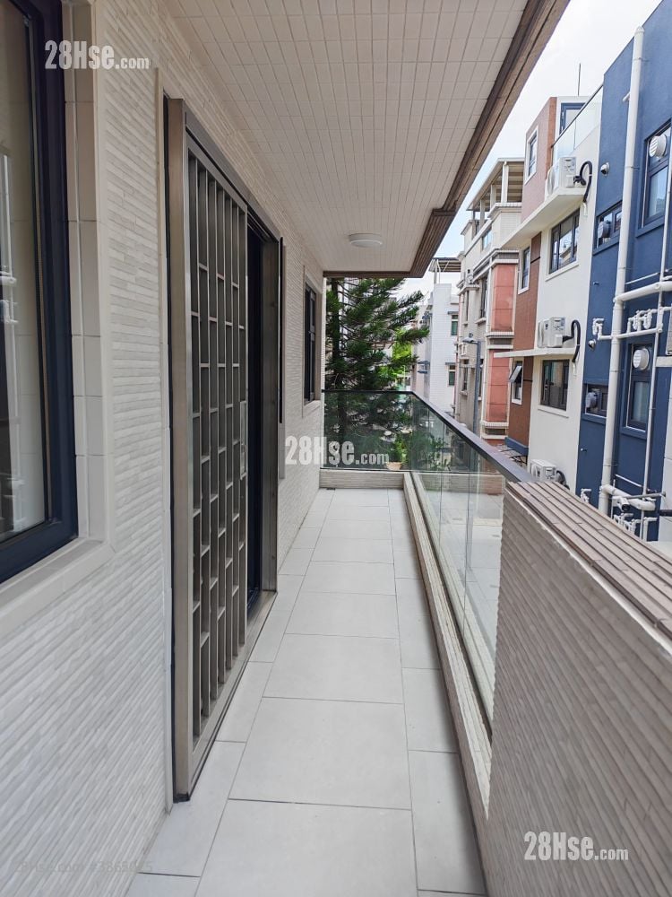 balcony: Shek Wu Wai, San Tin Rental 3 Bedrooms , 2 Bathrooms 700 ft²