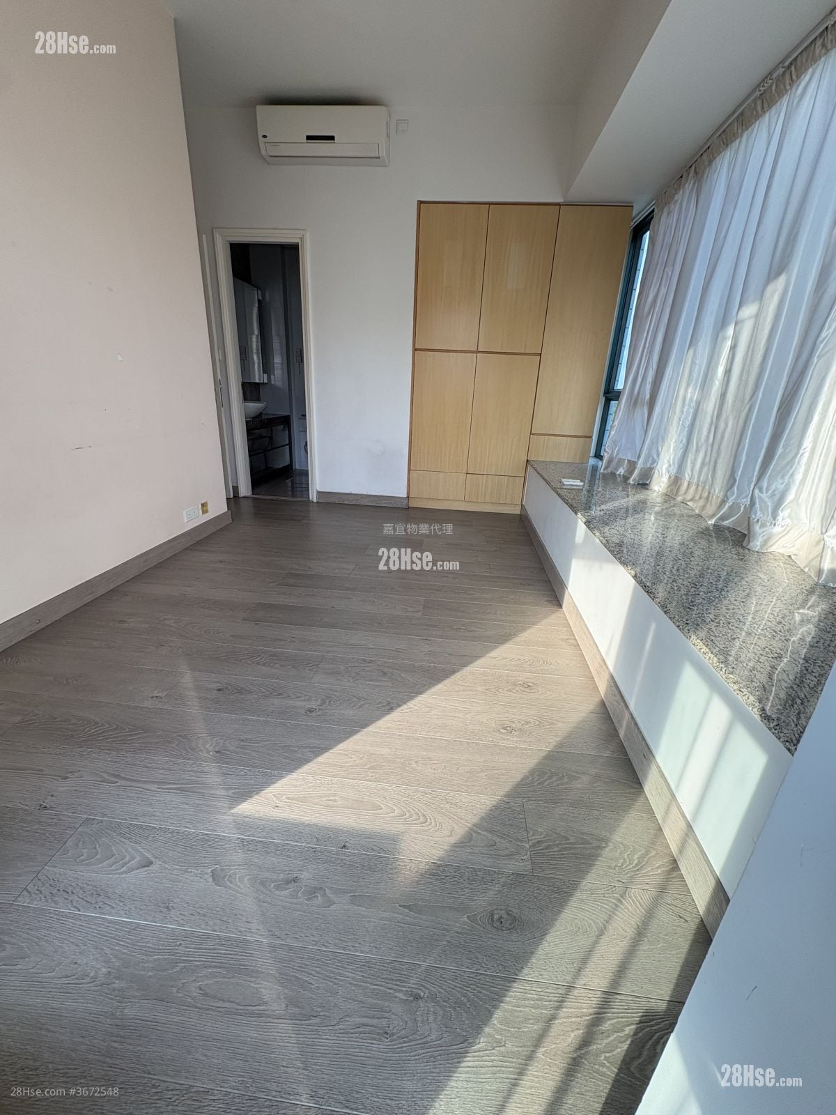 Mont Vert Rental 3 Bedrooms , 3 Bathrooms 933 ft²