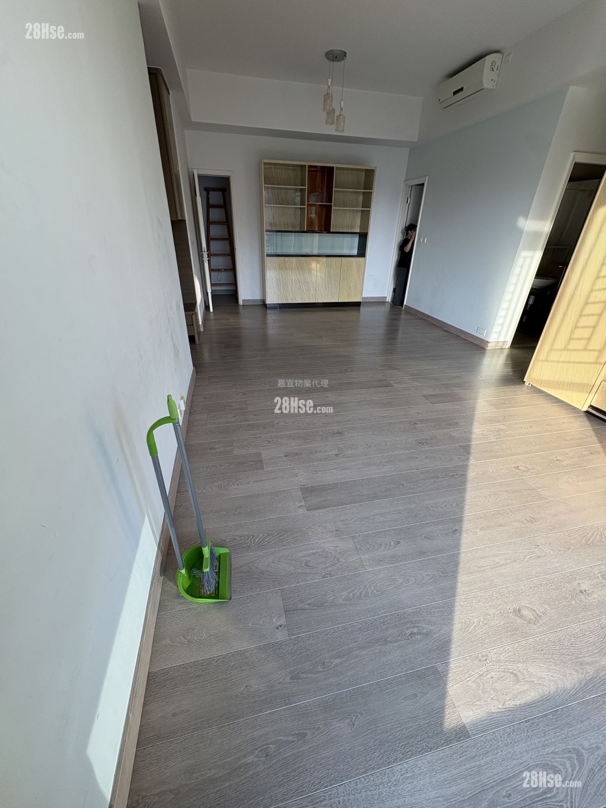 Mont Vert Rental 3 Bedrooms , 3 Bathrooms 933 ft²
