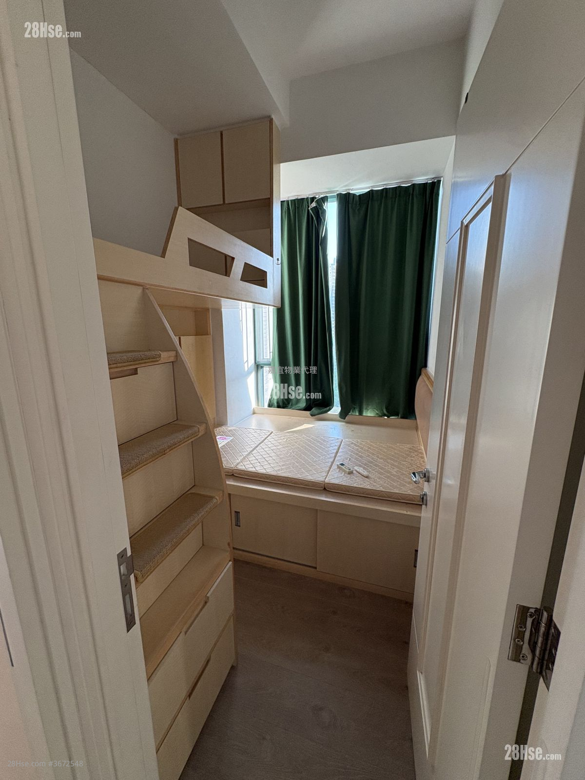 Mont Vert Rental 3 Bedrooms , 3 Bathrooms 933 ft²