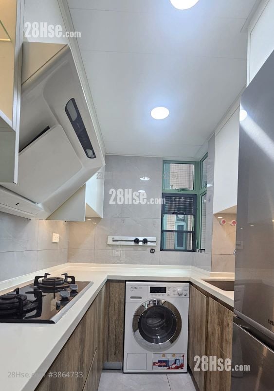 Royal Court Rental 3 Bedrooms , 2 Bathrooms 636 ft²