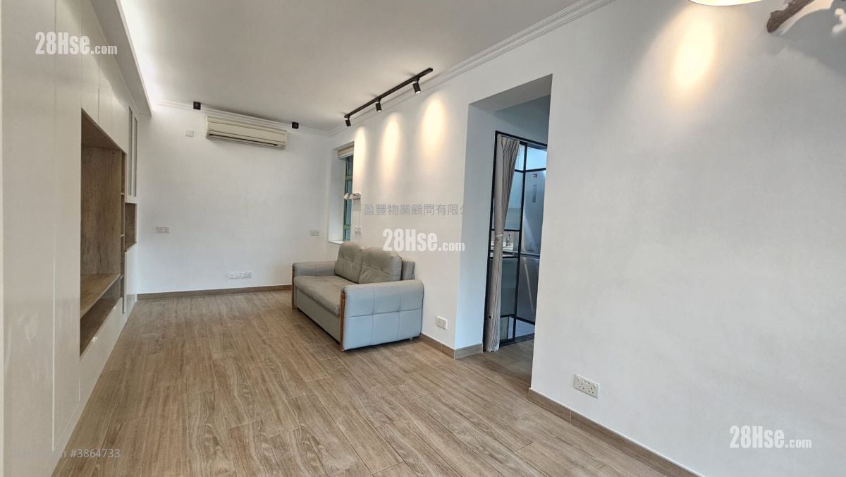 Royal Court Rental 3 Bedrooms , 2 Bathrooms 636 ft²