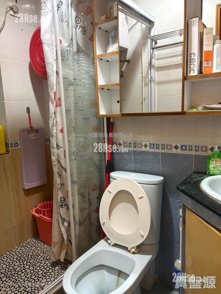 Fortuna Building Sell 3 Bedrooms , 2 Bathrooms 713 ft²