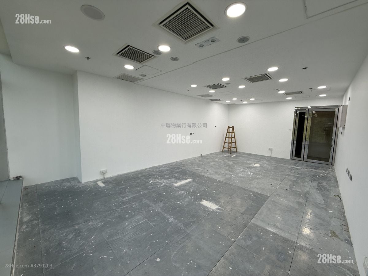 Kings Wing Plaza Rental 494 ft²