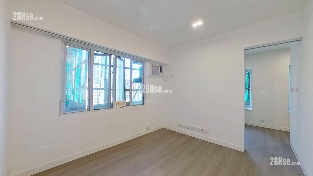 living room: Floral Tower Rental 1 Bedroom , 1 Bathroom 344 ft²