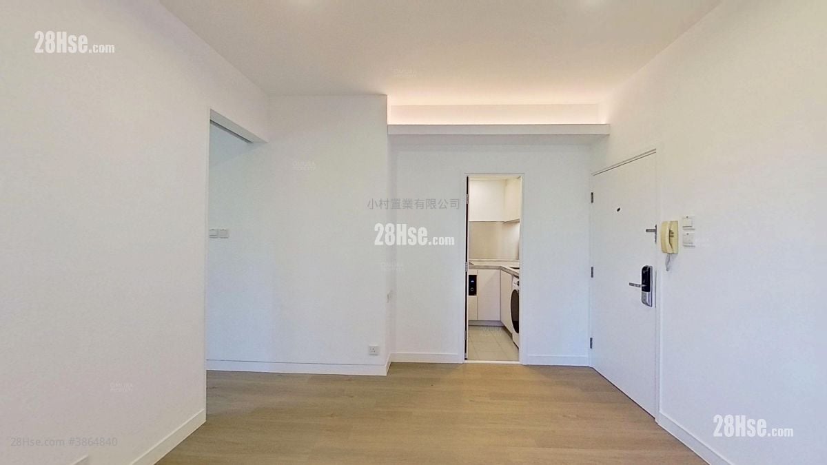 living room: Floral Tower Rental 1 Bedroom , 1 Bathroom 344 ft²
