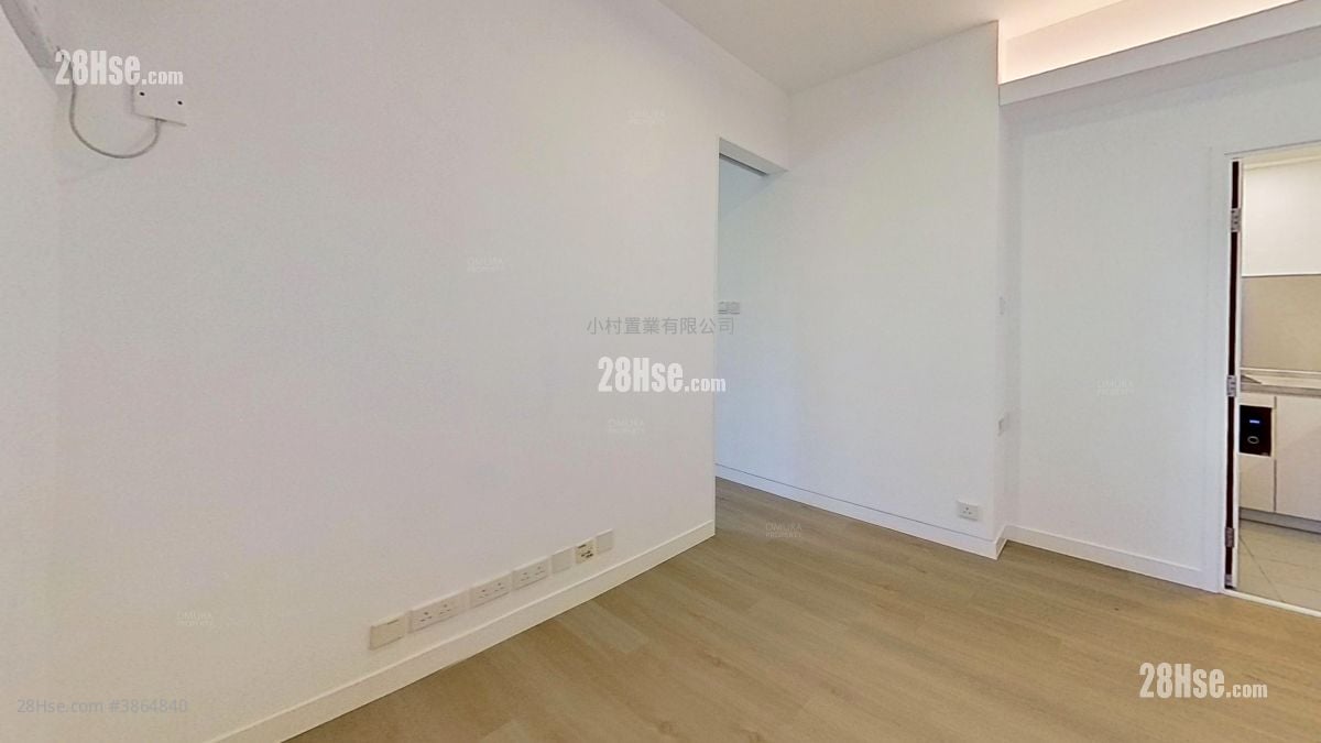 living room: Floral Tower Rental 1 Bedroom , 1 Bathroom 344 ft²