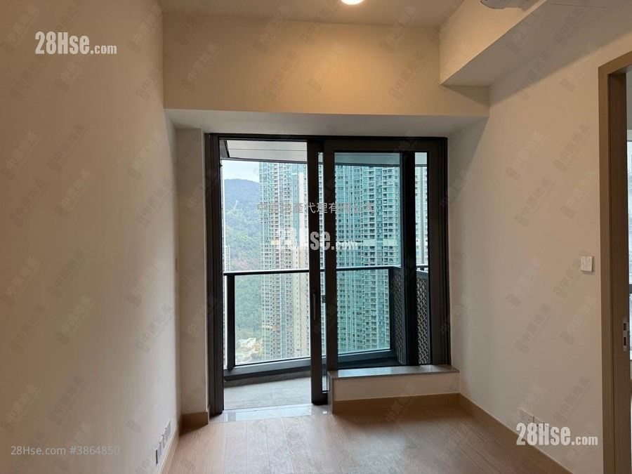 Seasons Place Sell 1 Bedroom 323 ft²