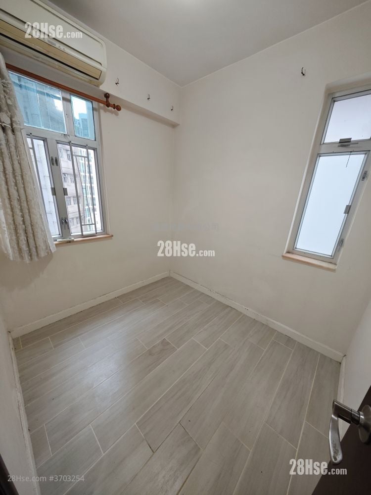 Wah Sun Building Rental 2 Bedrooms , 1 Bathroom 302 ft²