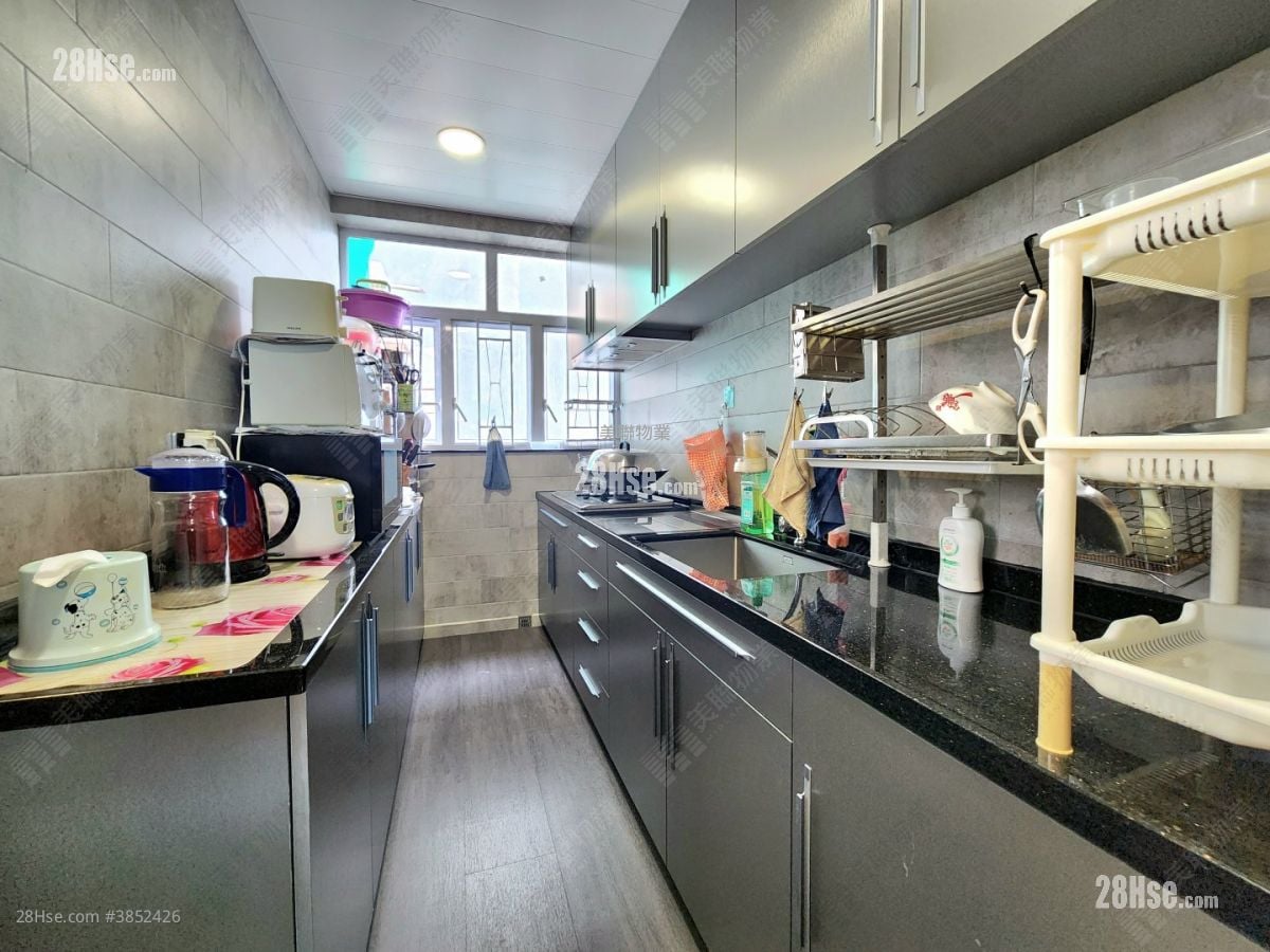 Glen Haven Sell 3 Bedrooms , 3 Bathrooms 1,227 ft²