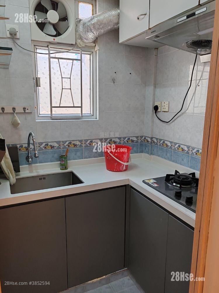 Kam Po Building Rental 2 Bedrooms , 1 Bathroom 407 ft²