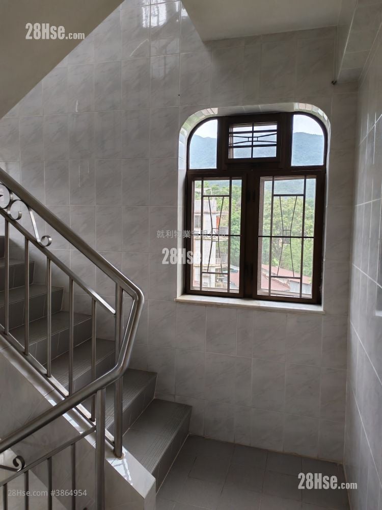 Village Rental 3 Bedrooms , 1 Bathroom 630 ft²